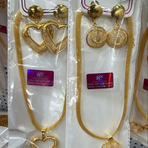 Luxury with elegant Gold-Plated Pendant & Earrings Jewelry Set