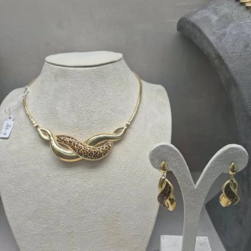18 KT Gold Women’s SeT 60.7GRAM