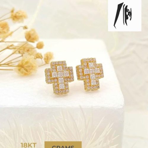 18K Gold Square Stud Earrings 3.9gram