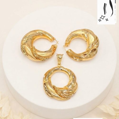 18kt Gold Pendant Set – 21.9g